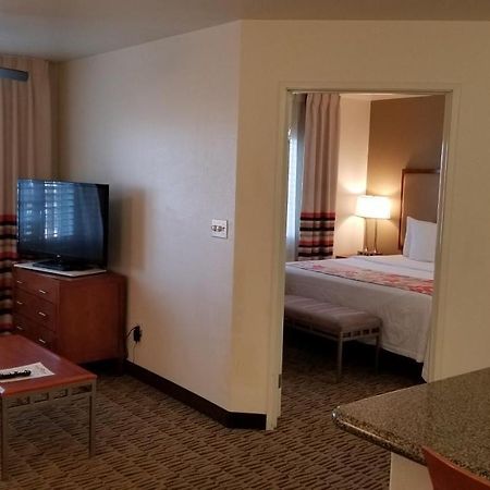 Hawthorn Suites Викторвилл Экстерьер фото