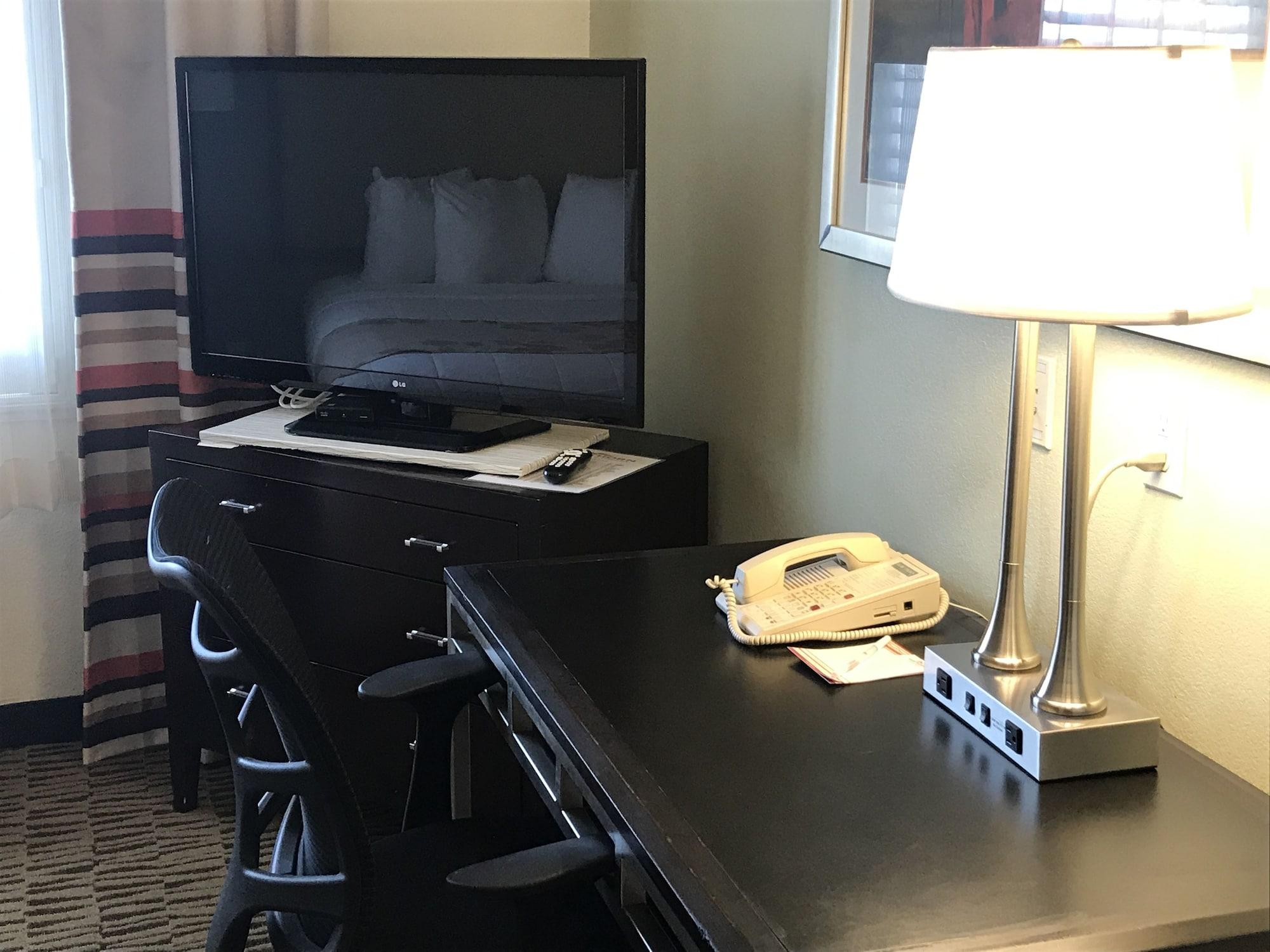 Hawthorn Suites Викторвилл Экстерьер фото