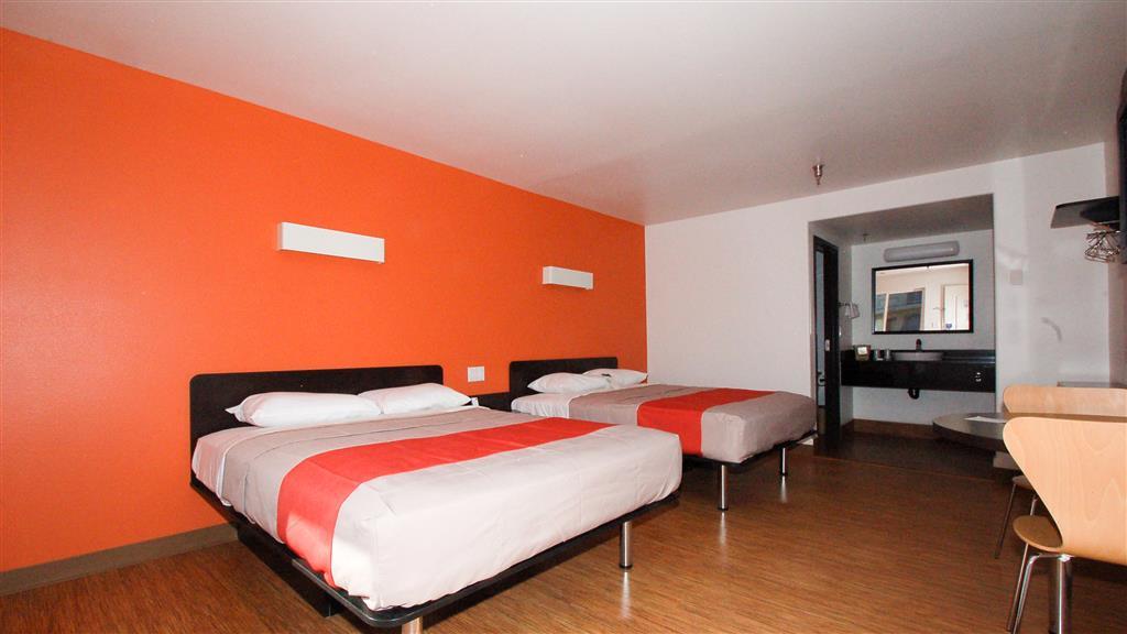 Hawthorn Suites Викторвилл Номер фото